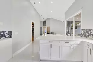 7 Wyndham Ln, Palm Beach Gardens, FL 33418 - Photo 21