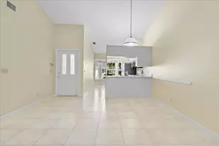 10862 SE Sea Pines Cir, Hobe Sound, FL 33455 - Photo 9