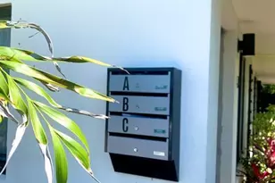 754 NE 40th St, Oakland Park, FL 33334 - Photo 3