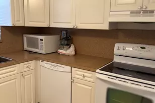 721 Lori Dr, Palm Springs, FL 33461 - Photo 7