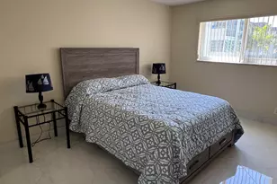 721 Lori Dr, Palm Springs, FL 33461 - Photo 13
