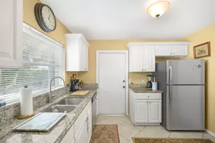 18390 SE Courtview Cir, Jupiter, FL 33469 - Photo 5