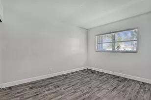 2894 Crosley Dr E, West Palm Beach, FL 33415 - Photo 17