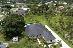 2000 SW Leafy Rd, Port Saint Lucie, FL 34953 - Photo 3