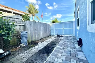 946 McIntosh St, West Palm Beach, FL 33405 - Photo 33