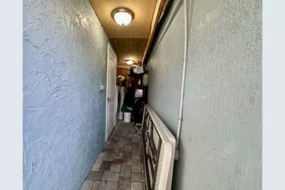 946 McIntosh Street, West Palm Beach, FL 33405 - Photo 17