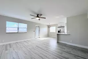 284 Flanders F, Delray Beach, FL 33484 - Photo 3