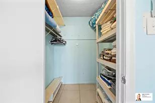 137 Golden Isles Dr, Hallandale Beach, FL 33009 - Photo 23