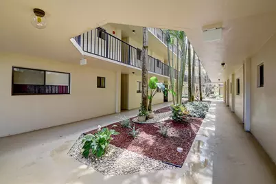 5370 Las Verdes Circle, Unit #324, Delray Beach, FL 33484 - Photo 5
