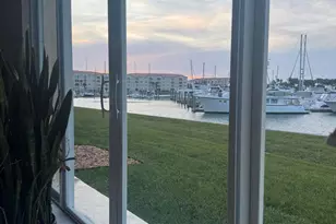 16 Harbour Isle Dr Unit, Fort Pierce, FL 34949 - Photo 3