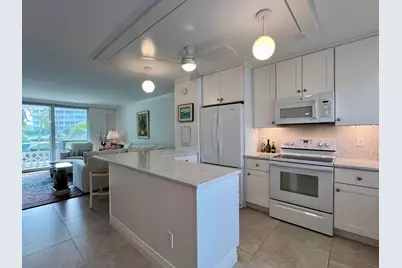 139 Sunrise Avenue, Unit #204, Palm Beach, FL 33480 - Photo 13