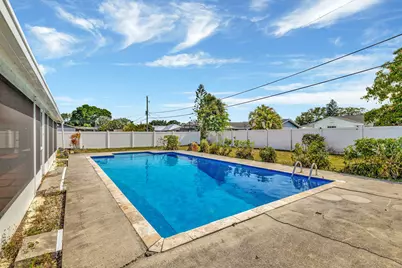 566 SE Floresta Drive, Port Saint Lucie, FL 34983 - Photo 5