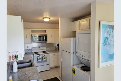 2401 Del Aire Boulevard, Unit #202, Delray Beach, FL 33445 - Photo 11
