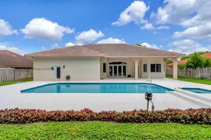 13645 Folkestone Ct, Wellington, FL 33414 - Photo 3