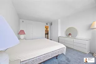 137 Golden Isles Dr, Hallandale Beach, FL 33009 - Photo 23