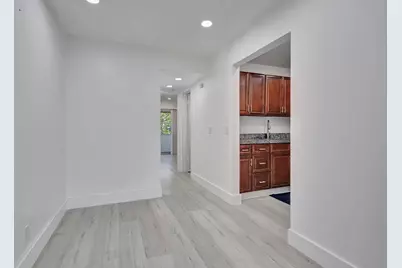 110 Dorchester E, West Palm Beach, FL 33417 - Photo 5