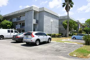 8205 NW 61st St, Tamarac, FL 33321 - Photo 17