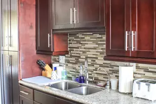 8205 NW 61st St, Tamarac, FL 33321 - Photo 11