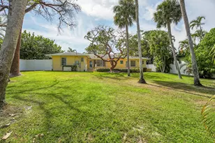 10 Middle Rd, Sewalls Point, FL 34996 - Photo 9