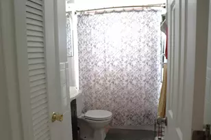 1020 NW 74th Ave, Margate, FL 33063 - Photo 15