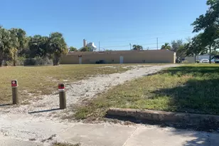 534 S 5th St, Fort Pierce, FL 34950 - Photo 1