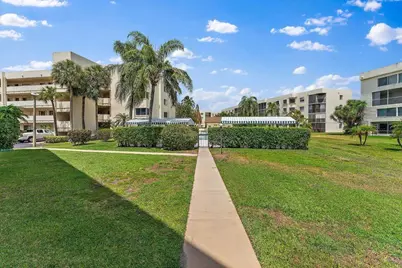 3186 Via Poinciana, Unit #106, Lake Worth, FL 33467 - Photo 15