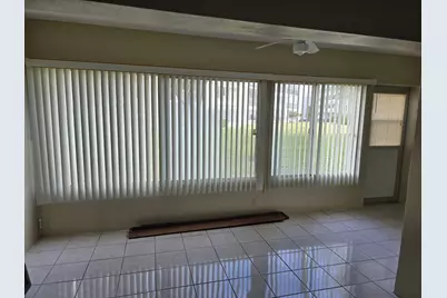 3186 Via Poinciana, Unit #106, Lake Worth, FL 33467 - Photo 5