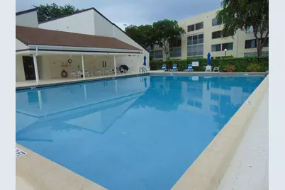 3186 Via Poinciana, Unit #106, Lake Worth, FL 33467 - Photo 11