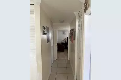 2847 Ashley Drive W #H, West Palm Beach, FL 33415 - Photo 9