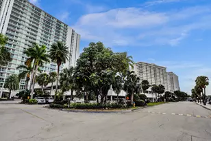 100 Bayview Dr, Sunny Isles Beach, FL 33160 - Photo 25
