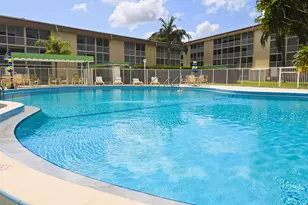 300 Village Green Cir S, Palm Springs, FL 33461 - Photo 15