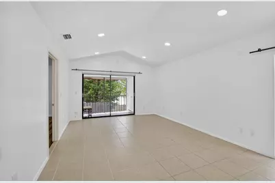 5151 W Club Circle, Unit #205, Boca Raton, FL 33487 - Photo 5