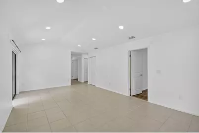 5151 W Club Circle, Unit #205, Boca Raton, FL 33487 - Photo 7