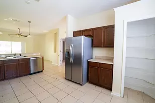 209 Round Man St, Leesburg, FL 34748 - Photo 5