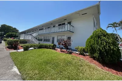 98 E Kingswood E #E, West Palm Beach, FL 33417 - Photo 13