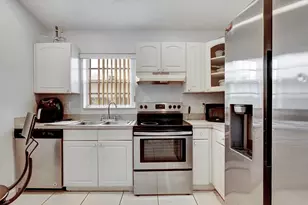 339 NW 5th Ave, Delray Beach, FL 33444 - Photo 9