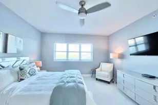 2640 Lake Shore Dr, Riviera Beach, FL 33404 - Photo 9