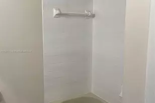 212 Lake Pointe Dr, Oakland Park, FL 33309 - Photo 11