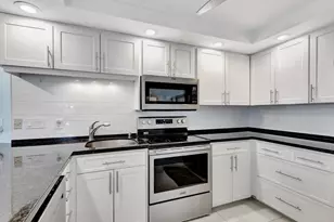 2800 N Ocean Dr, Singer Island, FL 33404 - Photo 9