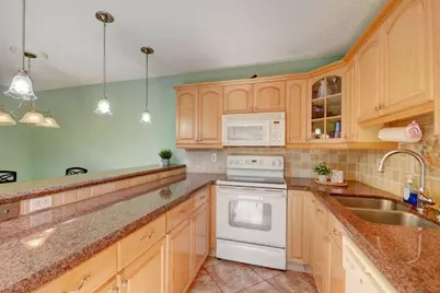 562 Springdale Circle, Unit #56-B, Palm Springs, FL 33461 - Photo 5