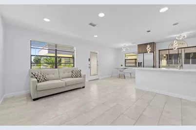 234 Capri E, Delray Beach, FL 33484 - Photo 5