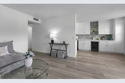 1084 Guildford E, Boca Raton, FL 33434 - Photo 5