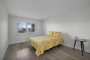 1084 Guildford E, Boca Raton, FL 33434 - Photo 15