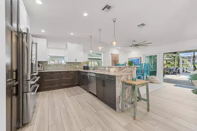 726 SE Seahouse Drive, Port Saint Lucie, FL 34983 - Photo 5