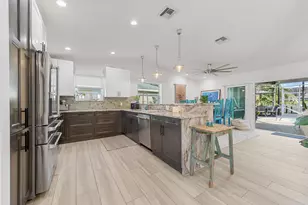726 SE Seahouse Dr, Port Saint Lucie, FL 34983 - Photo 5