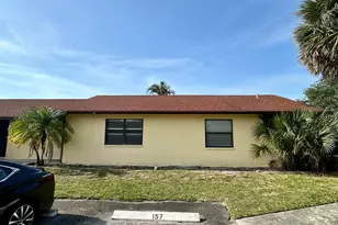 452 Glenwood Dr, West Palm Beach, FL 33415 - Photo 1