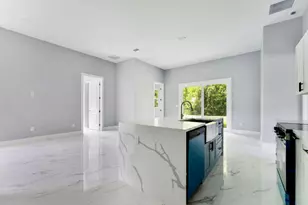 675 NE Moss Rose Pl, Port Saint Lucie, FL 34983 - Photo 13