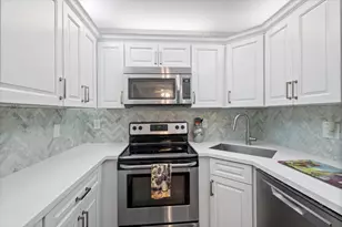 1995 SW Silver Pine Way Unit #119 H1, Palm City, FL 34990 - Photo 17