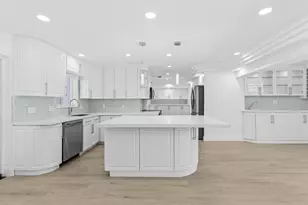 2611 NE 49th St, Lighthouse Point, FL 33064 - Photo 11