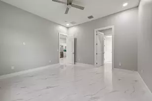 660 NE Moss Rose Pl, Port Saint Lucie, FL 34983 - Photo 7